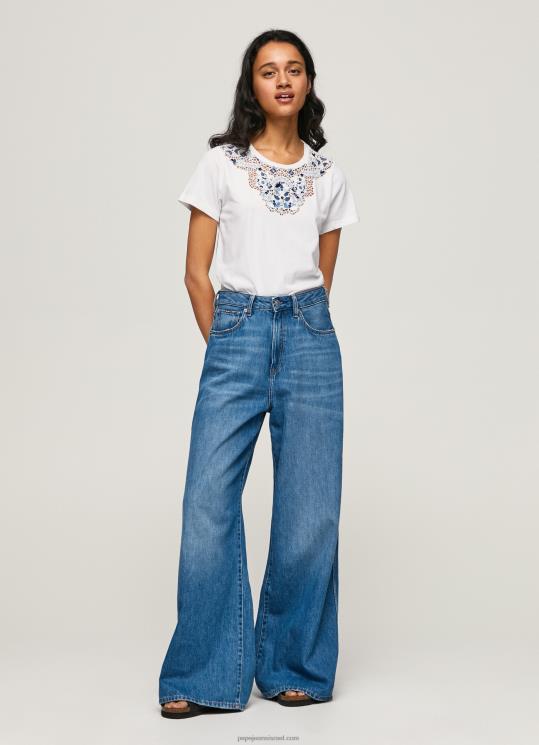 d7a0d7a9d799d79d_4n8xb449_pepe_jeans_d79cd791d79f_d797d795d79cd7a6d7aa_d798d7a8d799d7a7d795_d7a2d79d_d7a6d795d795d790d7a8d795d79.jpg נשים 4N8XB449 Pepe Jeans לבן חולצת טריקו עם צווארון שרוכים – תמונה 1